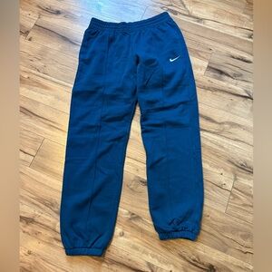 Nike Cuffed Sweatpants